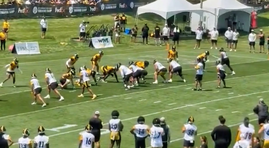 Aaron Rodgers Was Noticeably Pissed Off After DK Metcalf Dropped An Easy Touchdown Pass In Practice