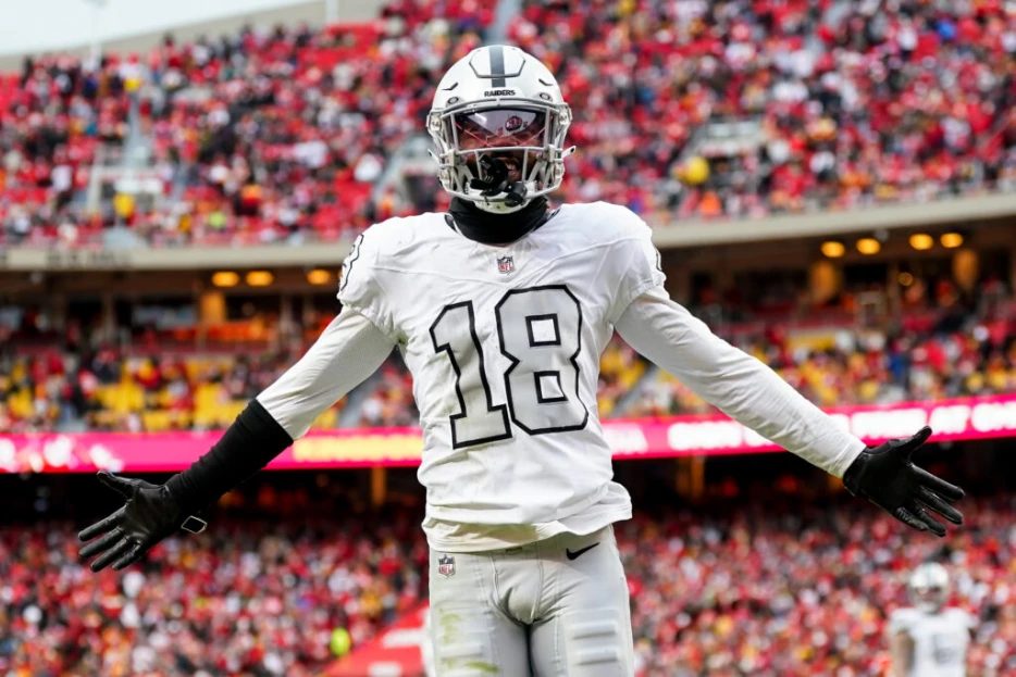 Dolphins Sign CBs Jack Jones, Mike Hilton