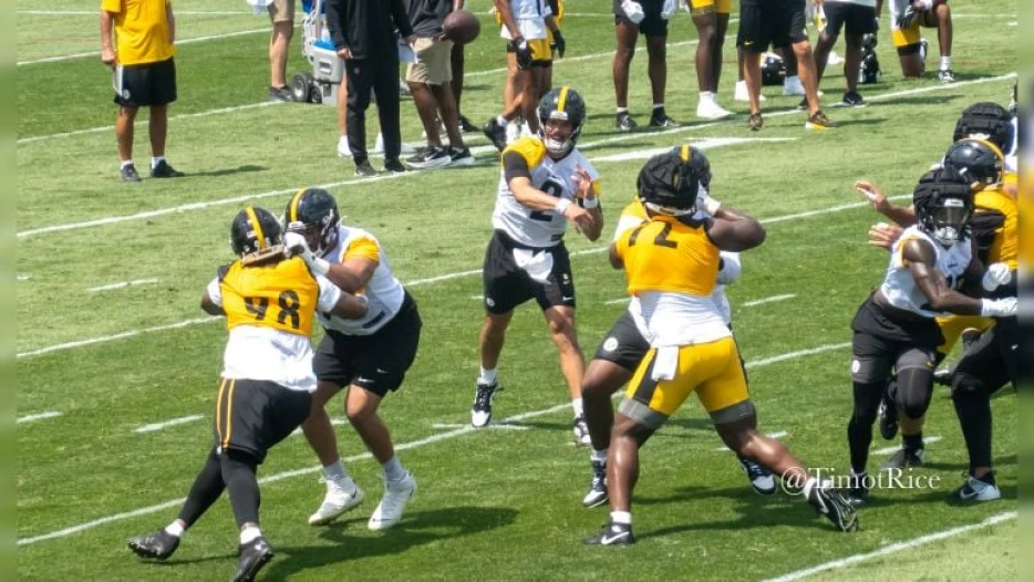 Is DeMarvin Leal Better Off At OLB?