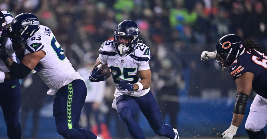 Report: Seahawks running back Kenny McIntosh feared to have ACL tear