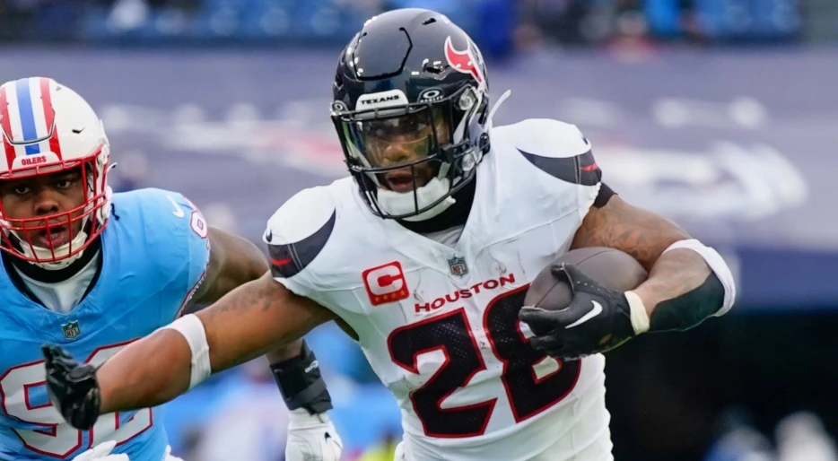 Shocking Injury Update: Texans Star RB Joe Mixon’s Season Hangs in the Balance After Brutal Blow