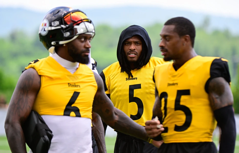 Steelers Camp Takeaways: Slow Start for Rodgers or Dominant Defense?