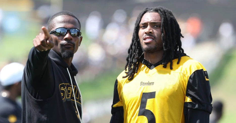 Steelers TE Jonnu Smith defends ‘misunderstood’ teammate Jalen Ramsey