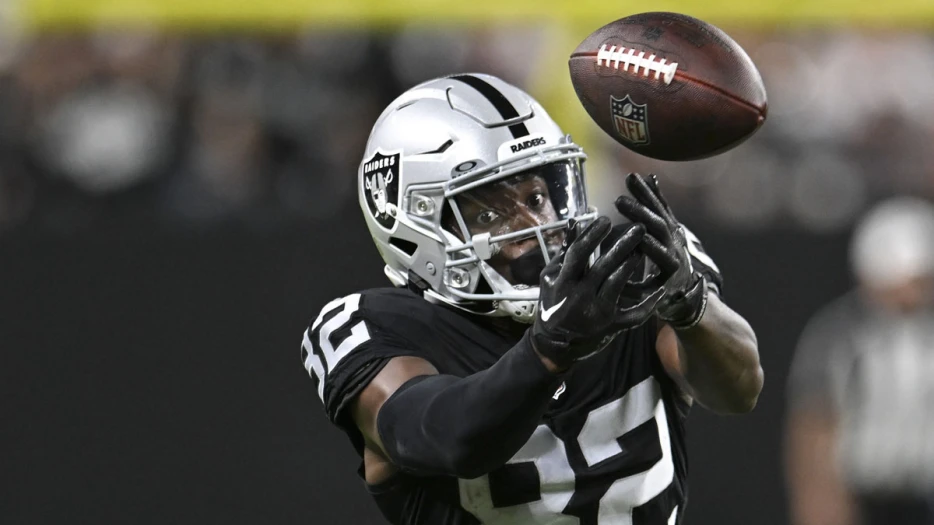 Titans immediately add receiver help after Treylon Burks injury