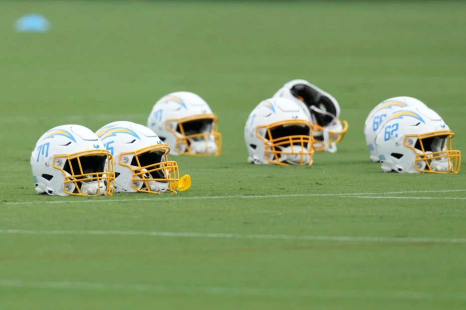 AFC Notes: Patrick Mahomes, Broncos, Camp Buzz For Chargers Rookie Skill Players, Chiefs