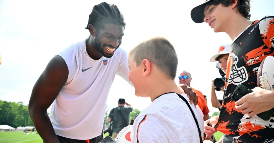 Daily Dawg Chow 7/27: Shedeur Sanders shines, Cedric Tillman injury update, and more