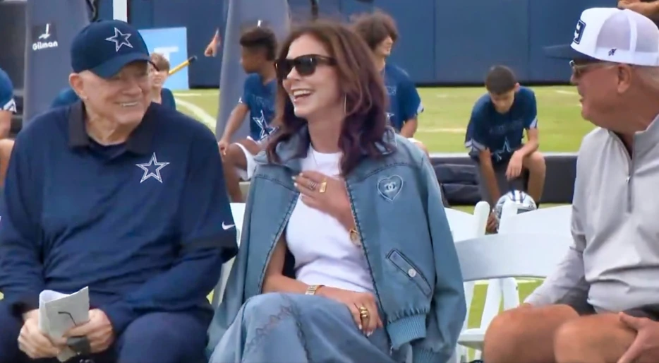 Dallas Cowboys Legend Was Shooting His Shot At Jerry Jones’ “Fine” Daughter While The Billionaire Owner Was Sitting Right Next To Her