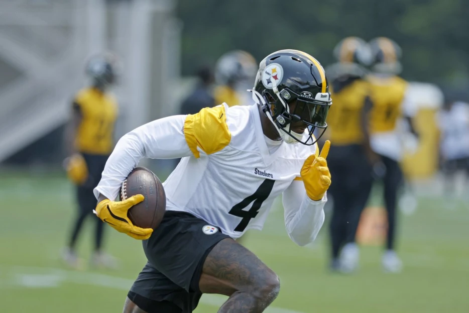 Live From Latrobe: Early Takeaways From Training Camp