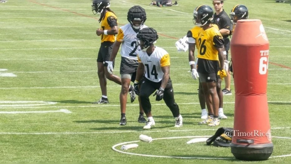 Mike Tomlin Singles Out One Matchup He’s Eyeing Tuesday In Backs-On-Backers