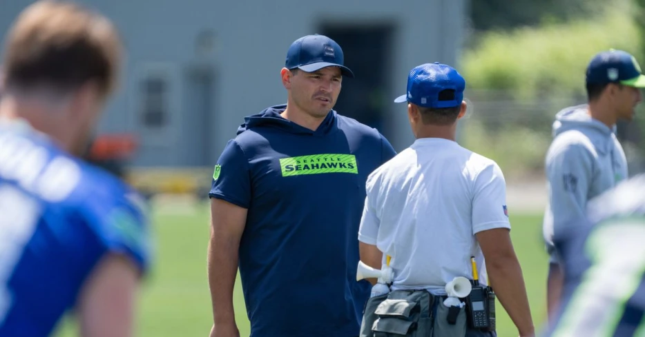 Notes from Day 4 of Seahawks training camp: Bad news at running back