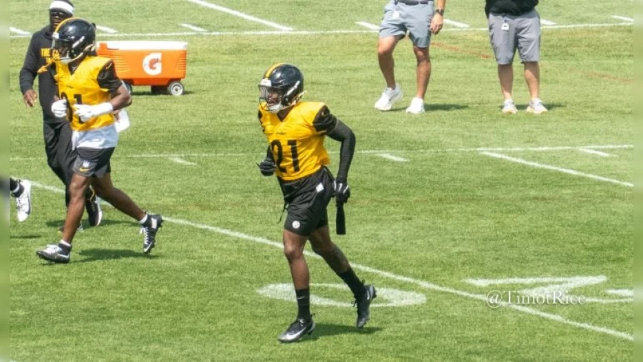 Omar Khan Explains Why Steelers Signed Chuck Clark