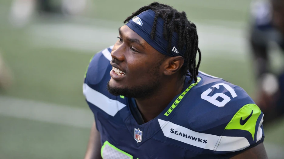 Seahawks’ Charles Cross makes intentions clear amid contract uncertainty