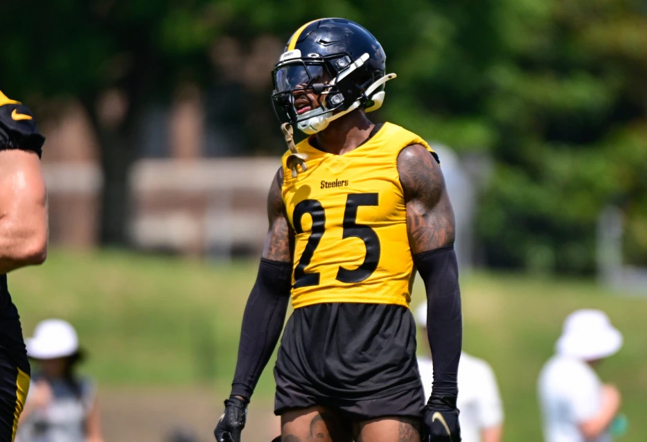 Steelers Safety DeShon Elliott Apologizes to Aaron Rodgers over ‘Retirement Home’ Comment: ‘I’m a Troll’