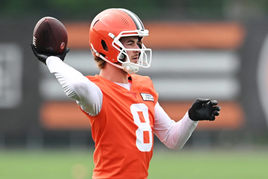 Browns QB Kenny Pickett Dealing With Hamstring Injury