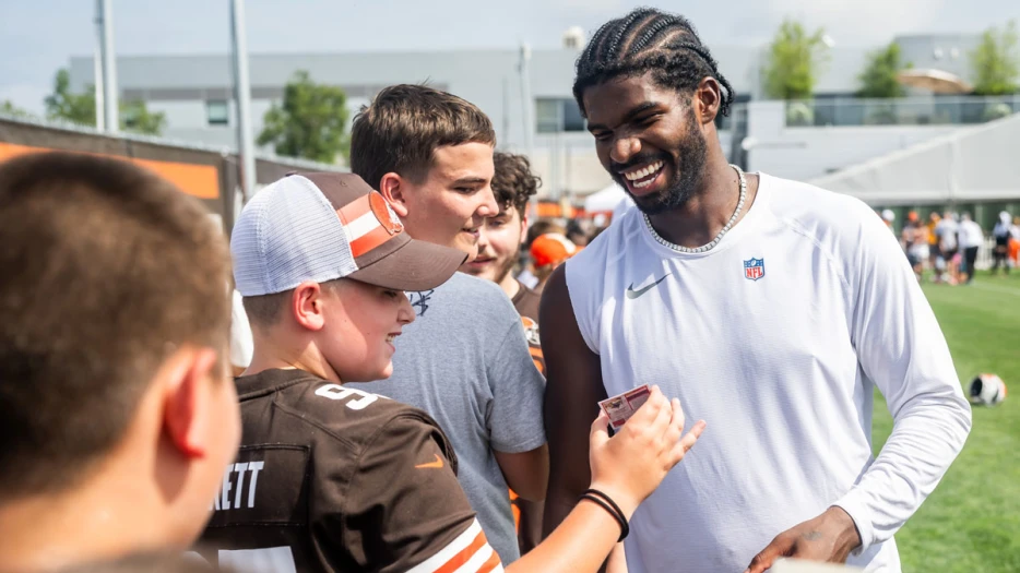 Browns’ Shedeur Sanders roasted for ‘Jack Sparrow’ run at training camp