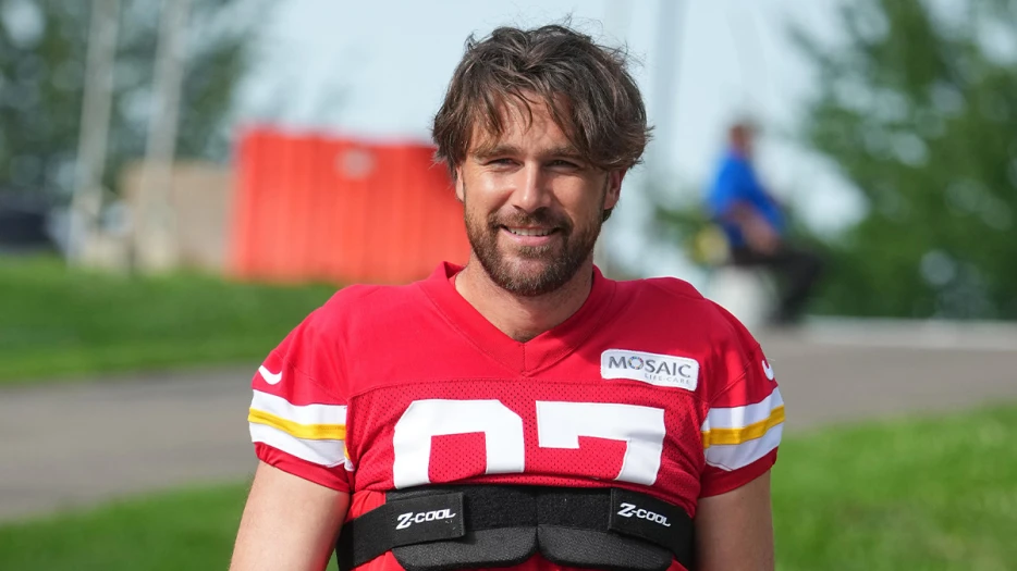 Chiefs’ Travis Kelce pulls off Happy Gilmore 2 team-bonding move