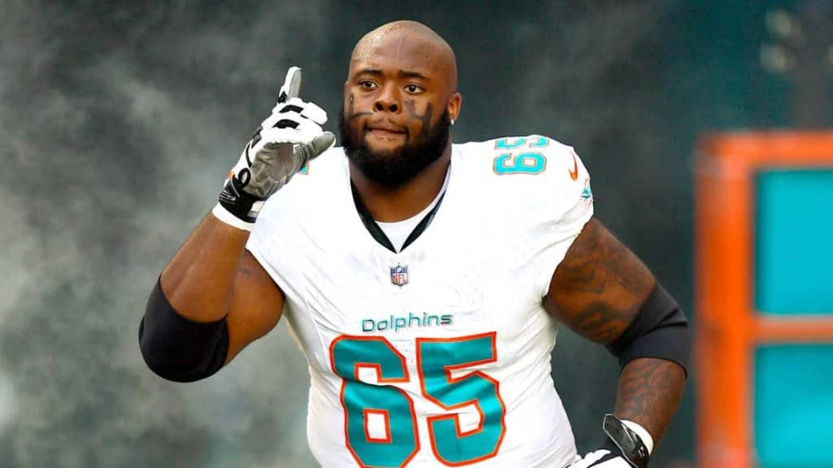 Cowboys G Robert Jones has broken neck bone, out 2-3 months