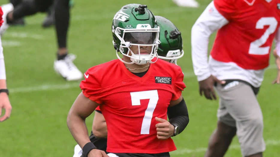 Jets’ Justin Fields fully back after injury scare