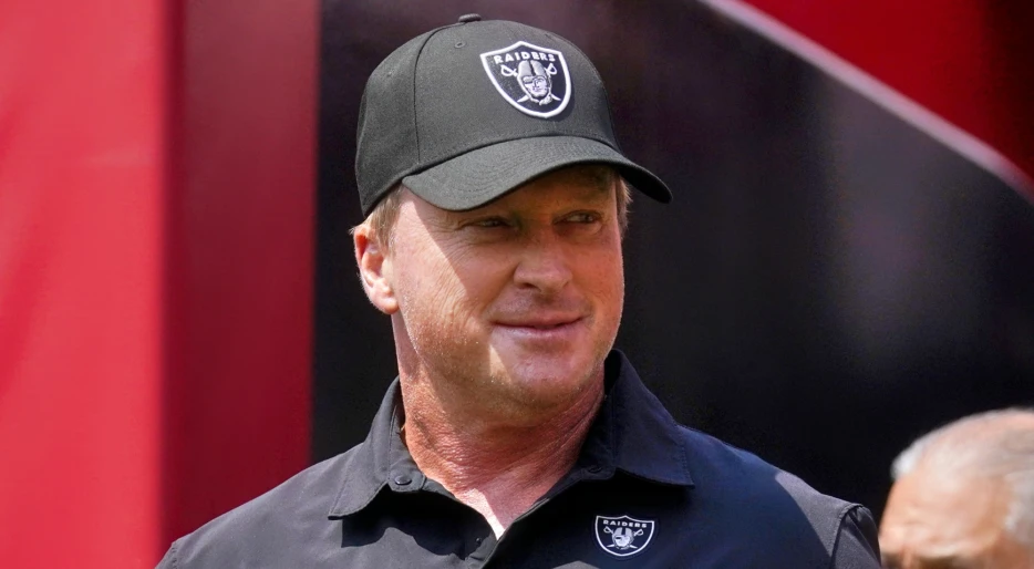 Jon Gruden Sparks Massive Comeback Rumors After Showing Up To Powerhouse NFL Team’s Practice &amp; Comparing Their Quarterback To Joe Montana