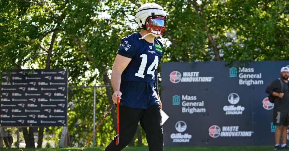 Robert Spillane using ‘Golden Retriever energy’ to guide Patriots defense into 2025
