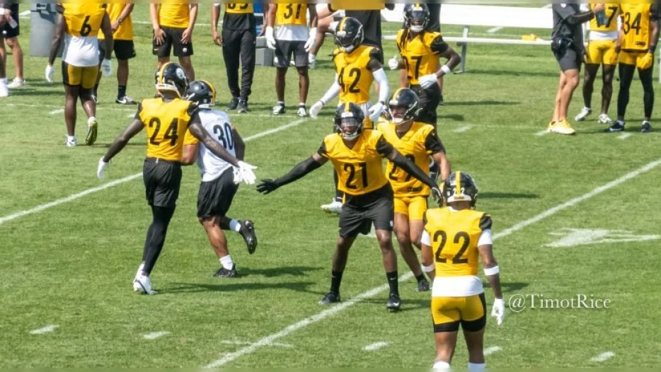 Steelers Beat Reporter Believes Chuck Clark Has Been ‘More Noticeable’ Than Juan Thornhill
