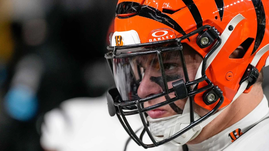 Bengals’ Trey Hendrickson to end holdout without new contract