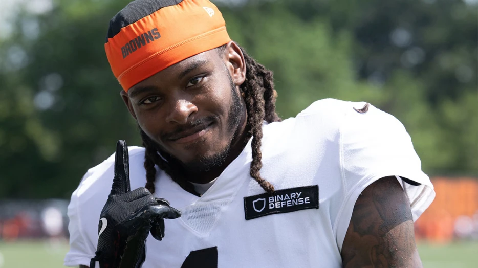 Browns starting cornerback carted off field with injury during Cleveland’s latest practice