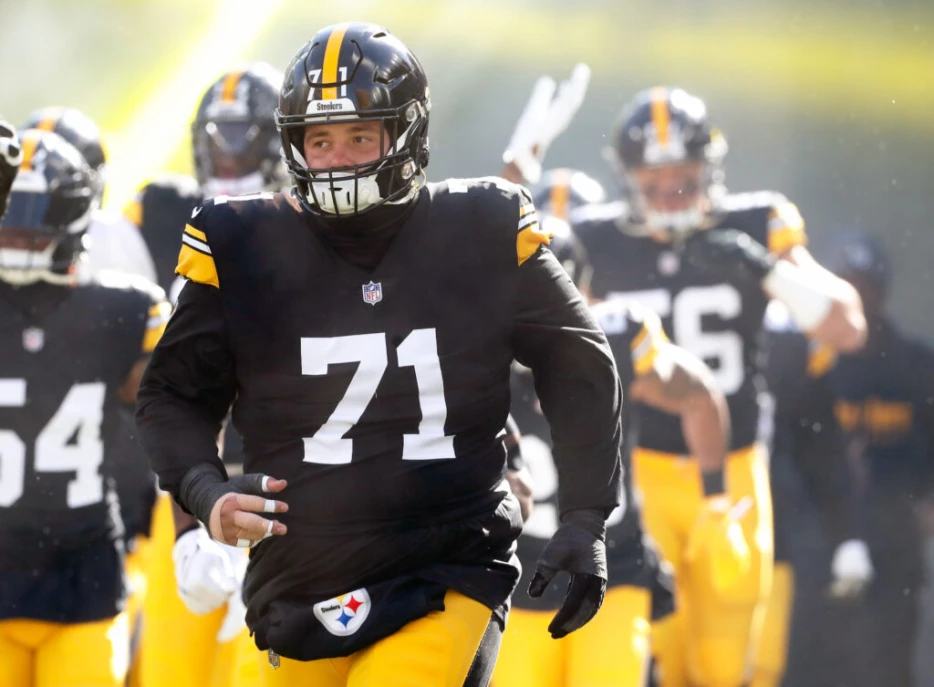 Commanders OL Nate Herbig Retires
