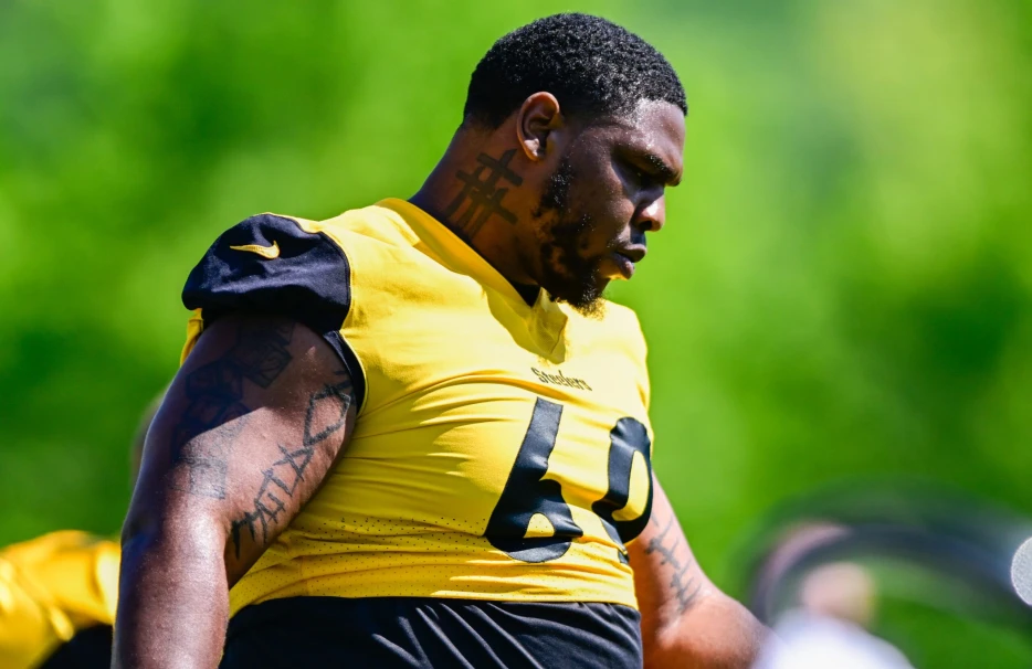 Pittsburgh Steelers Re-Sign Massive Nose Tackle