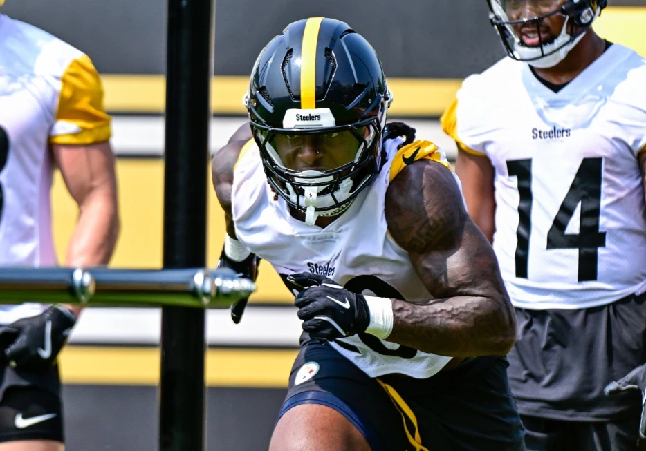 Steelers Rookie RB to Train With Former All-Pro