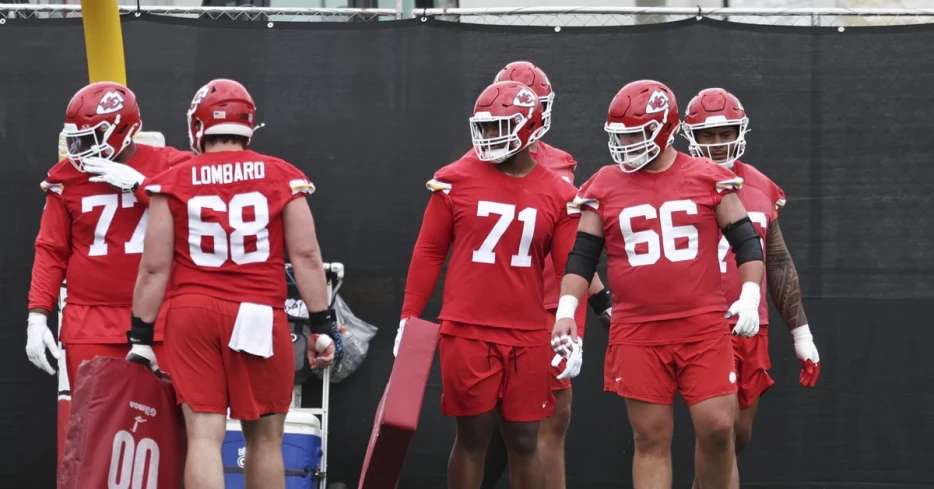 Tuesday training camp notebook: Where the offensive line stands