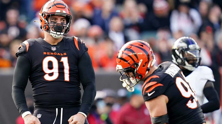 Bengals’ Trey Hendrickson arrives at training camp amid contract dispute