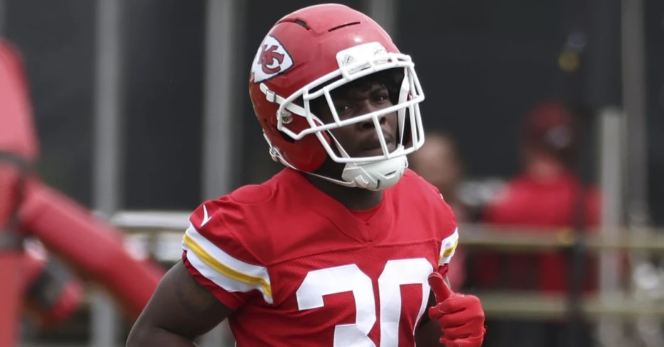 Brashard Smith embracing running back transition, special teams role at training camp