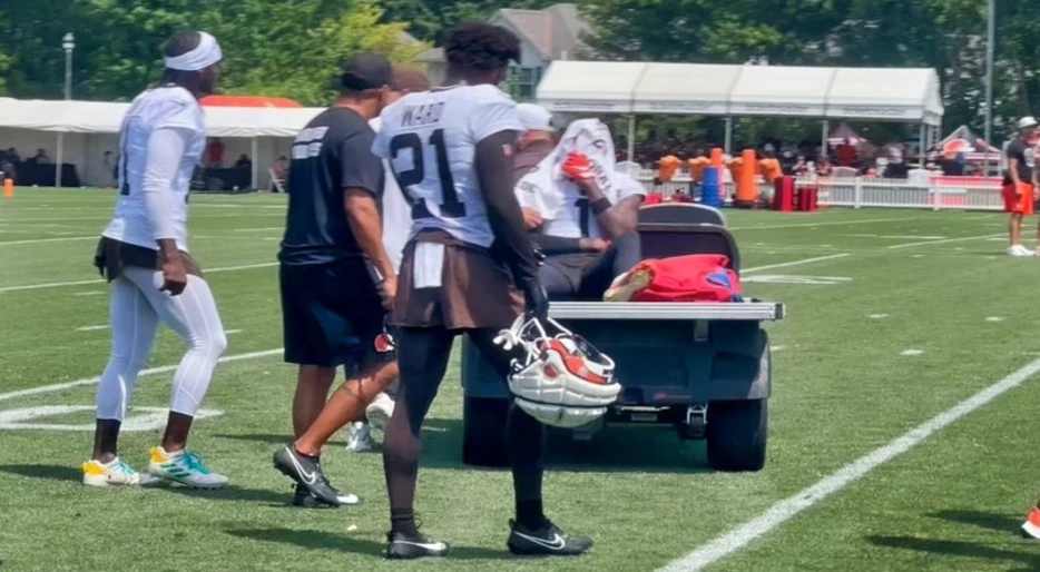 Cleveland Browns Superstar Player Feared To Be Done For The Season After Getting Carted Off At Practice