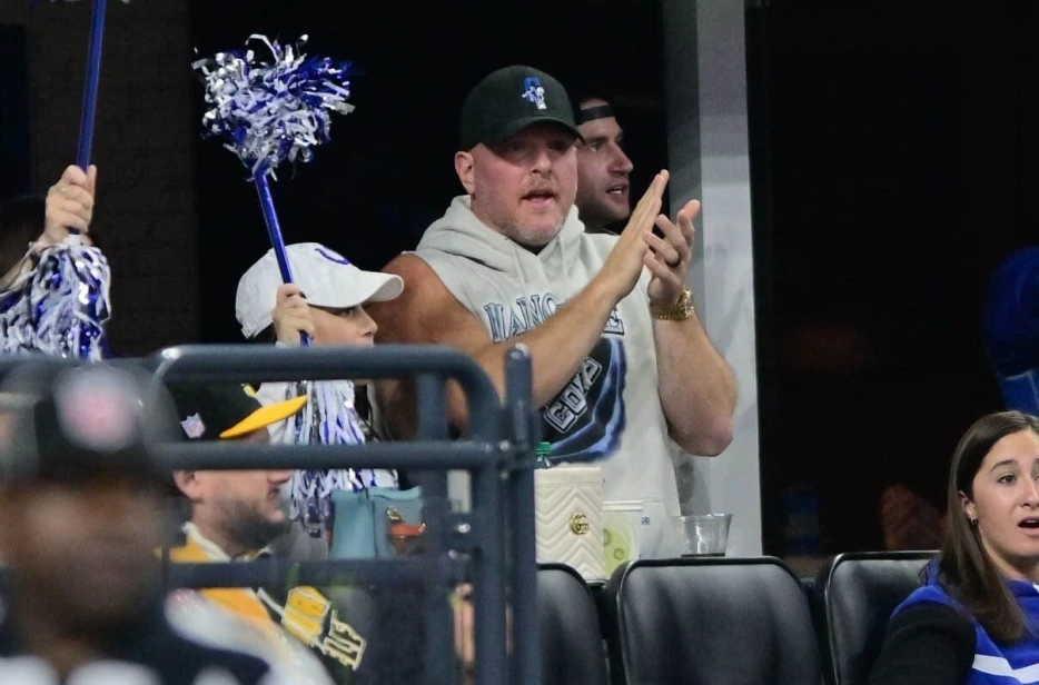 Daily News &amp; Links: The Pat McAfee Show Live from Latrobe; Former Steelers OL Becomes Announcer