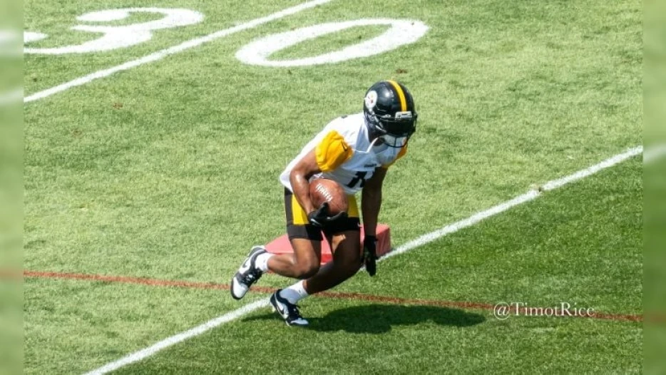 ‘Don’t Be Soft’: Robert Woods Has Message For Steelers WRs As The Hitting Starts