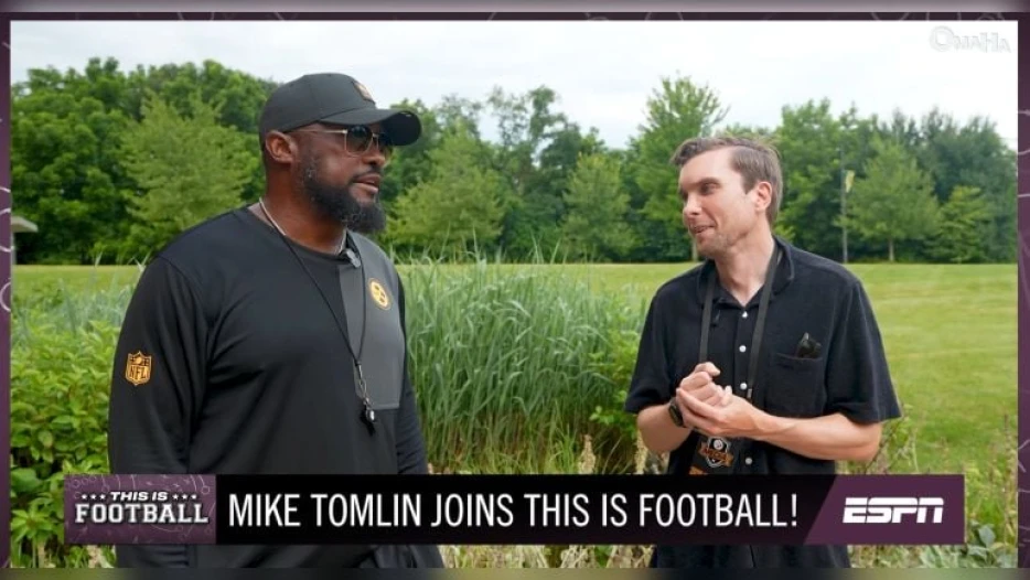 Mike Tomlin Explains What Makes Aaron Rodgers Special