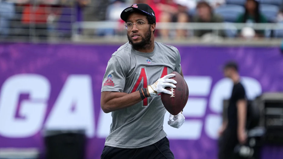 Ravens’ Marlon Humphrey sends hilarious request to Michael Phelps amid training camp