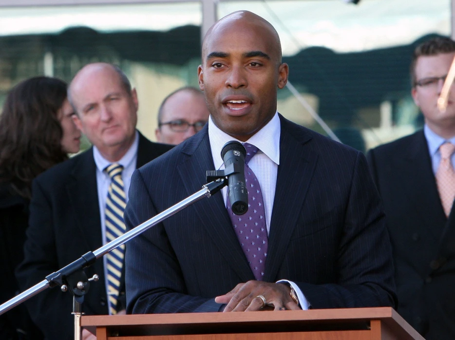 We No Longer Have to Listen to Tiki Barber on NFL Sundays