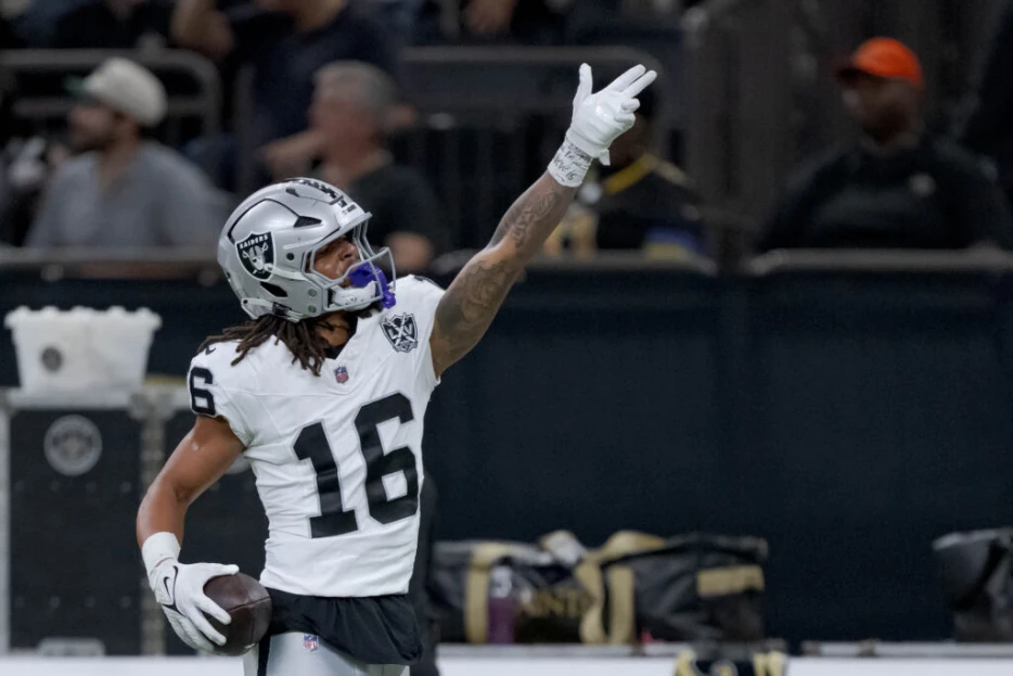 Raiders, Jakobi Meyers Discussing Extension