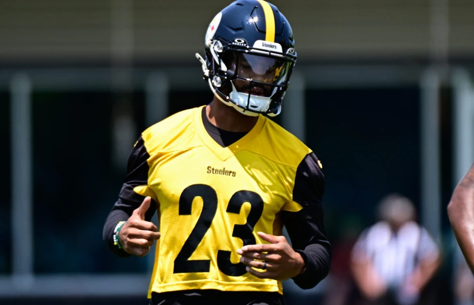 Steelers CB Darius Slay Clears the Air on Knee Injury Rumor