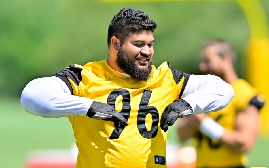 Steelers Re-Sign Massive Nose Tackle after Rash of Injuries