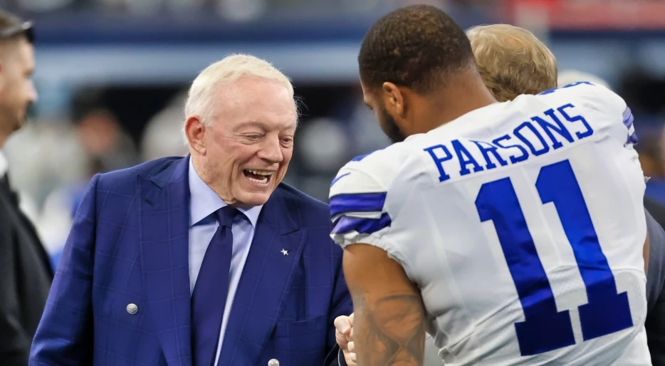 Dallas Cowboys Sign Superstar Offensive Player, But Still Refuse To Pay Micah Parsons