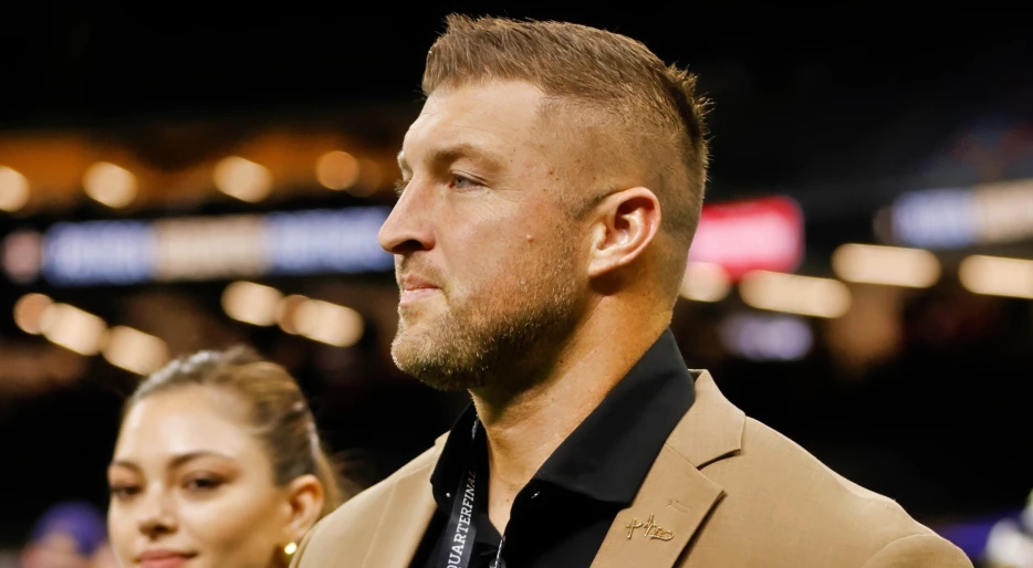 Insane Story About Tim Tebow Allegedly “Bringing Multiple Women Up To His Dorm” During College Days Is Going Viral