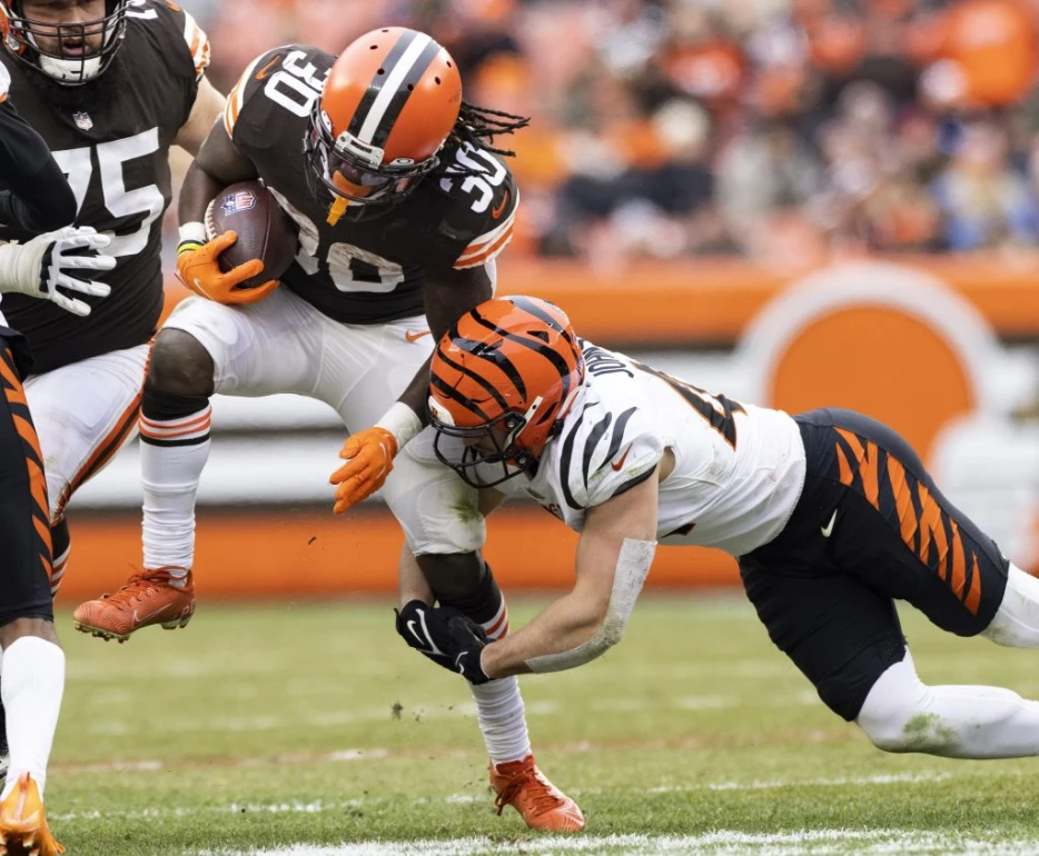 Ravens Signing RB D’Ernest Johnson