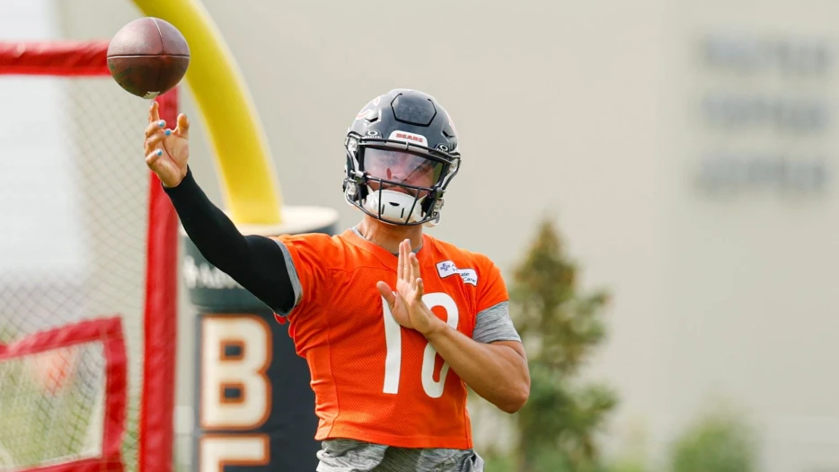 Chicago Bears QB Caleb Williams Throws Temper Tantrum After Horrific Practice Performance