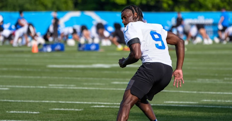 Ennis Rakestraw leaves practice early, Taylor Decker activated
