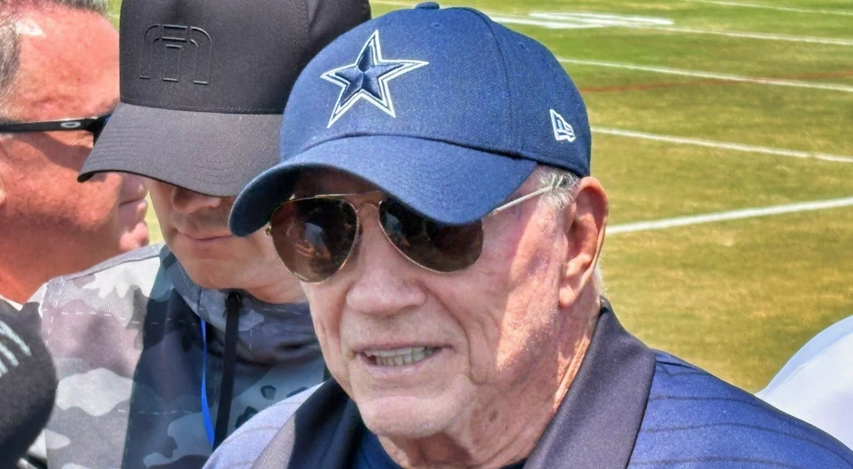 Jerry Jones Finally Breaks His Silence With Head-Scratching Comment About Micah Parsons’ Trade Request