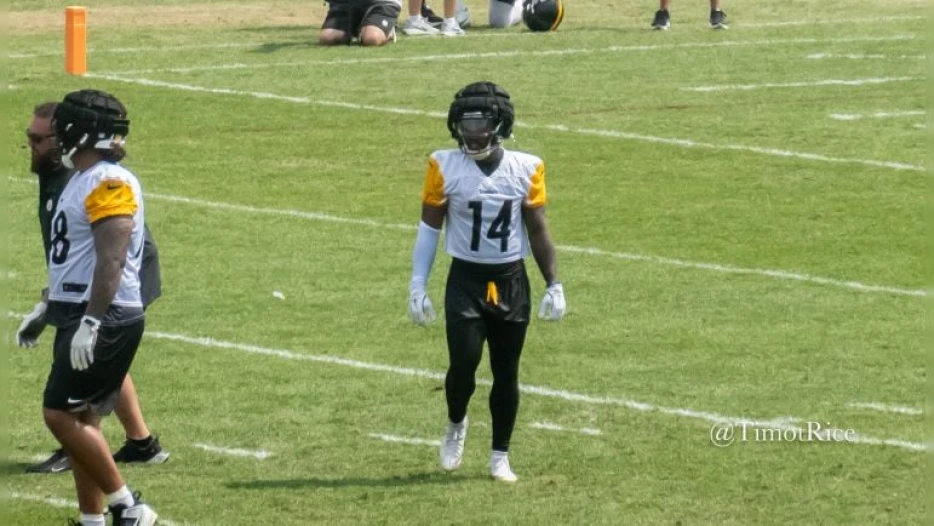Kenneth Gainwell Embracing Unique Offensive Role, ‘Taking It All In’ Under Arthur Smith