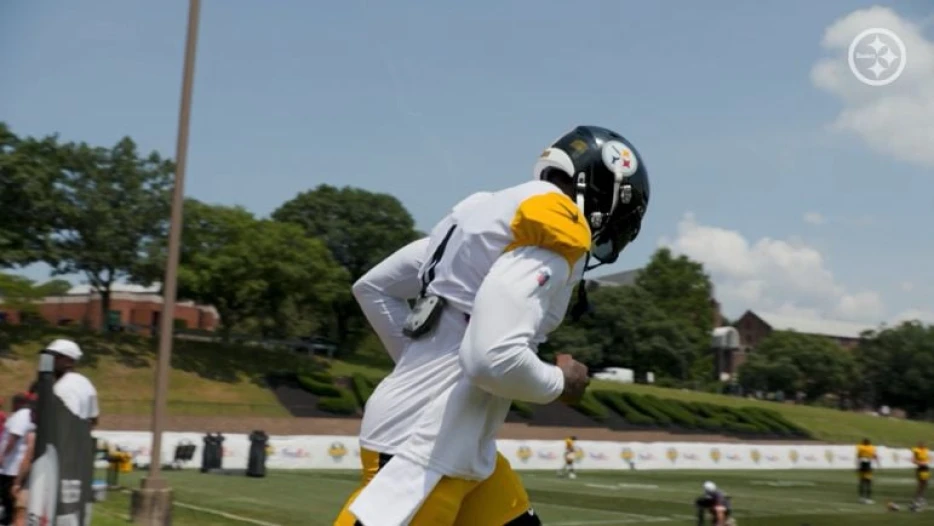 ‘People Don’t Give ‘Em The Respect They Deserve:’ DK Metcalf Thinks Steelers WRs Can Be ‘Special’